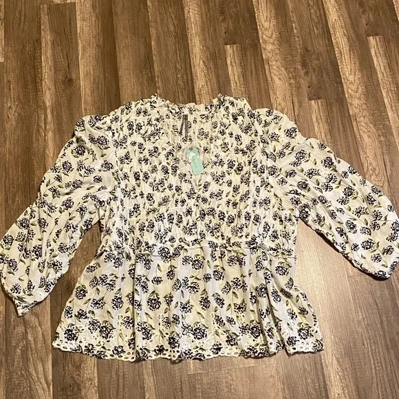 Anthropologie Black and White Floral Smocked Top - Picture 6 of 6